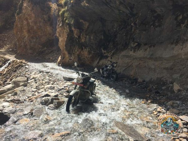 Road to Mustang
